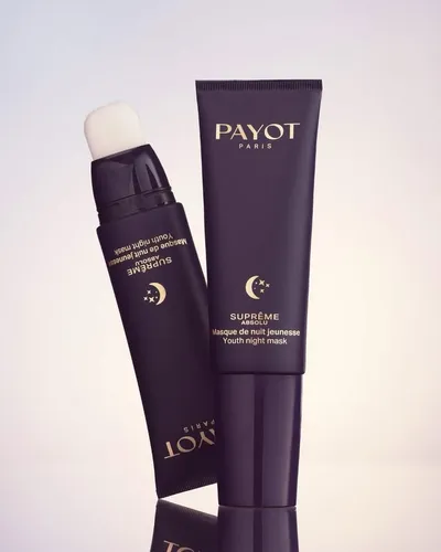 Réveillez la jeunesse de votre peau pendant votre sommeil. 🌙
Le Masque de Nuit Jeunesse : un concentré de 7 actifs haute performance, enrichi en Immunight™, qui contribue à la production de mélatonine pour favoriser un sommeil réparateur et optimiser la régénération cutanée.
Au réveil, la peau est repulpée, densifiée, lissée et éclatante de jeunesse.
À appliquer le soir, 1 à 2 fois par semaine.

——

#payot #payotskincare #SupremeAbsolu #SleepingMask #NightSkincare BeautySleep OvernightMask SkinRegeneration MelatoninSkincare SkinRecovery