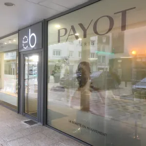 Photo 0-2 (Featured)