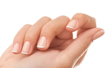 Pose de Vernis Semi-Permanent French Mains