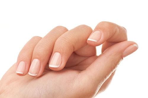 Pose de Vernis Semi-Permanent French Mains